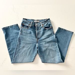 Levi’s Ribcage Straight Ankle Jeans